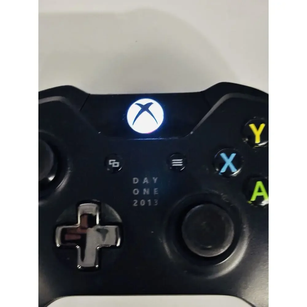 Microsoft Xbox One Wireless Controller Black 1537 Day One 2013 Limited Edition